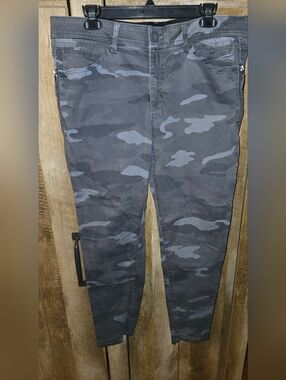 Democracy Dark Olive Camo Skinny Jeans Size 14P